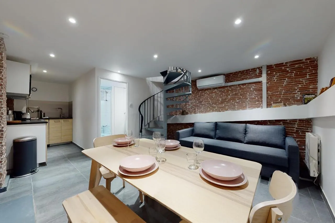 Superbe Loft Avec Patio - Tour Eiffel Apartment Paris