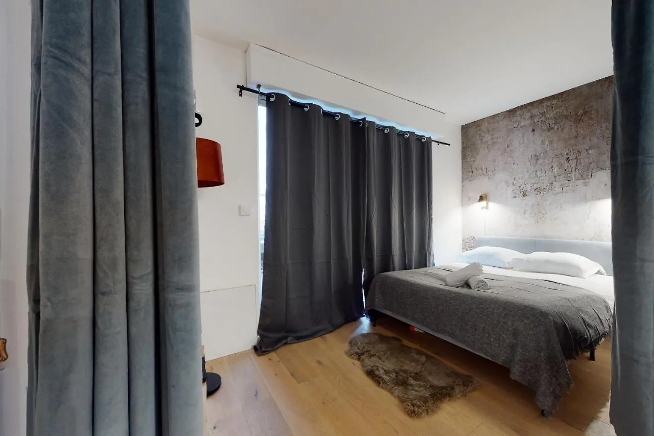 Superbe Loft Avec Patio - Tour Eiffel Apartment Paris
